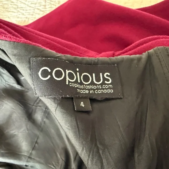 Copious Formal Statement Gown - Picture 8 of 10